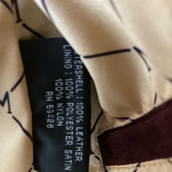 Wilson Leather Jacket vintage
NWT-M
Maroon - Picture 7 of 11